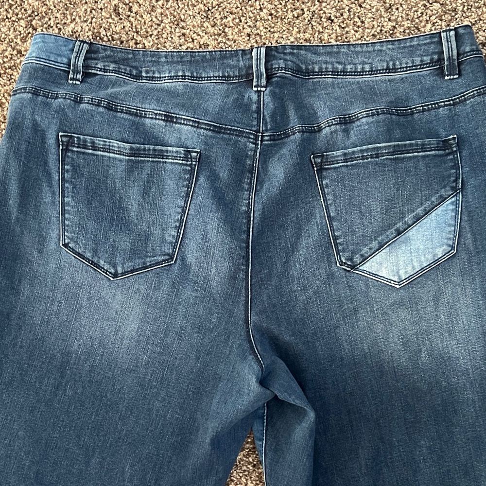 Lane Bryant Women's Dark and Light Blue Cropped Capri Jeans Patchwork Size 23 - Picture 5 of 5